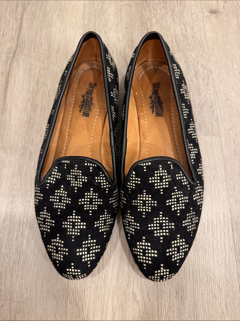 The Root Collective Flats Handwoven 8 Black White Geometric Patterned